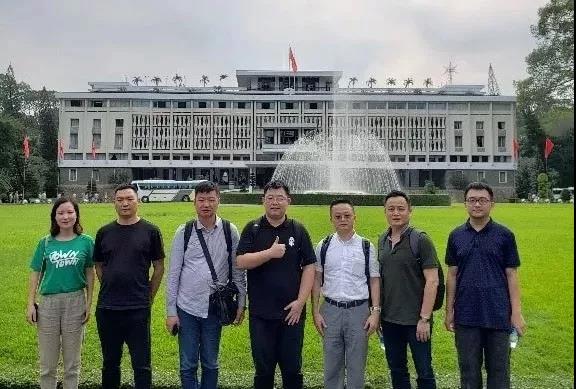 世騰控股董事長，副董事長一行赴越南考察調(diào)研