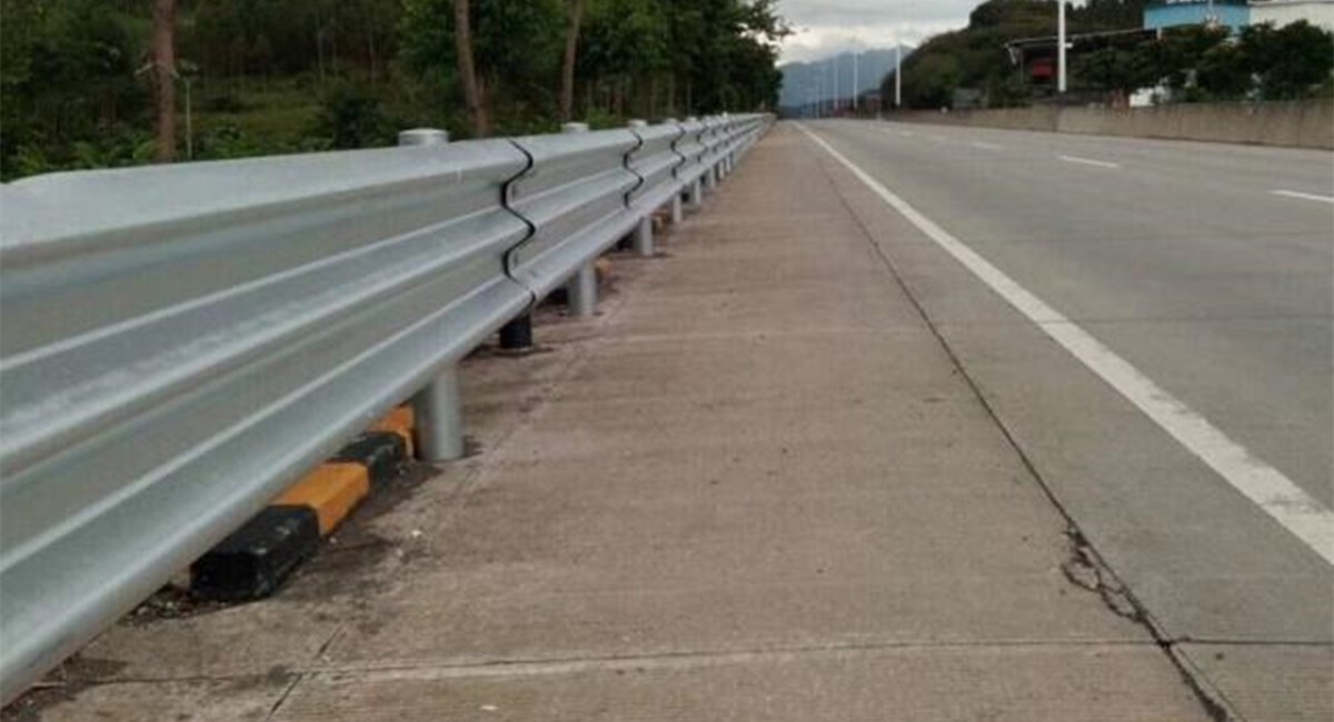 寧波波形護(hù)欄—分類、用途、表面處理、特點(diǎn)