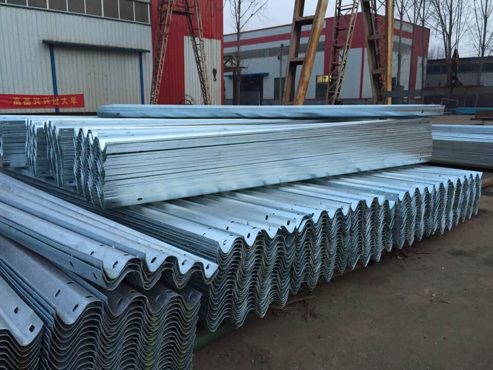 波形護(hù)欄板制作流程是怎么樣的？