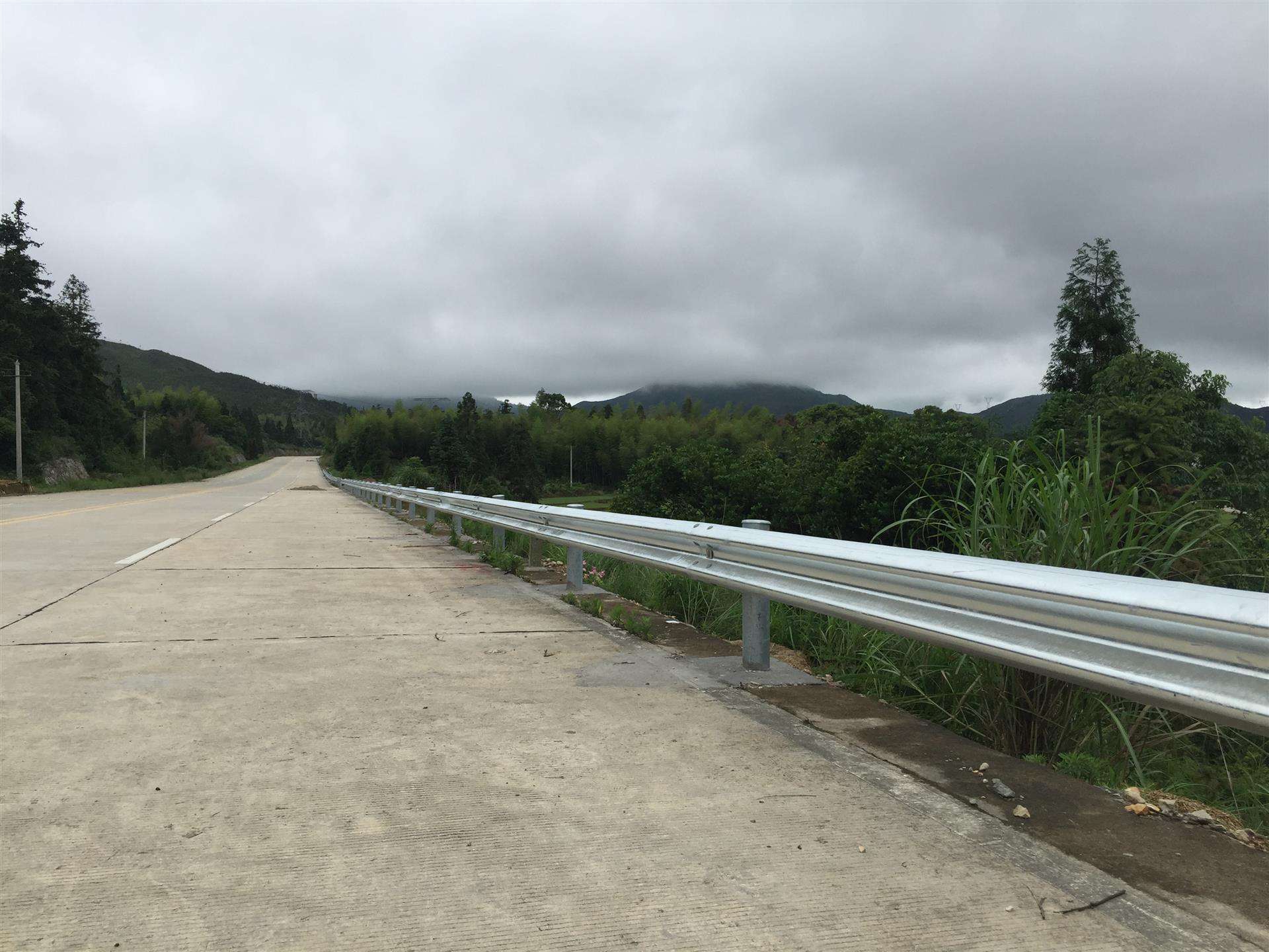 如何保證波形護欄不變形？