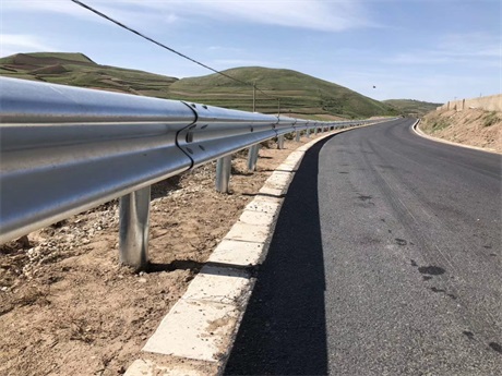 波形護(hù)欄的分類、用途、表面處理、特點(diǎn)是怎么樣的？